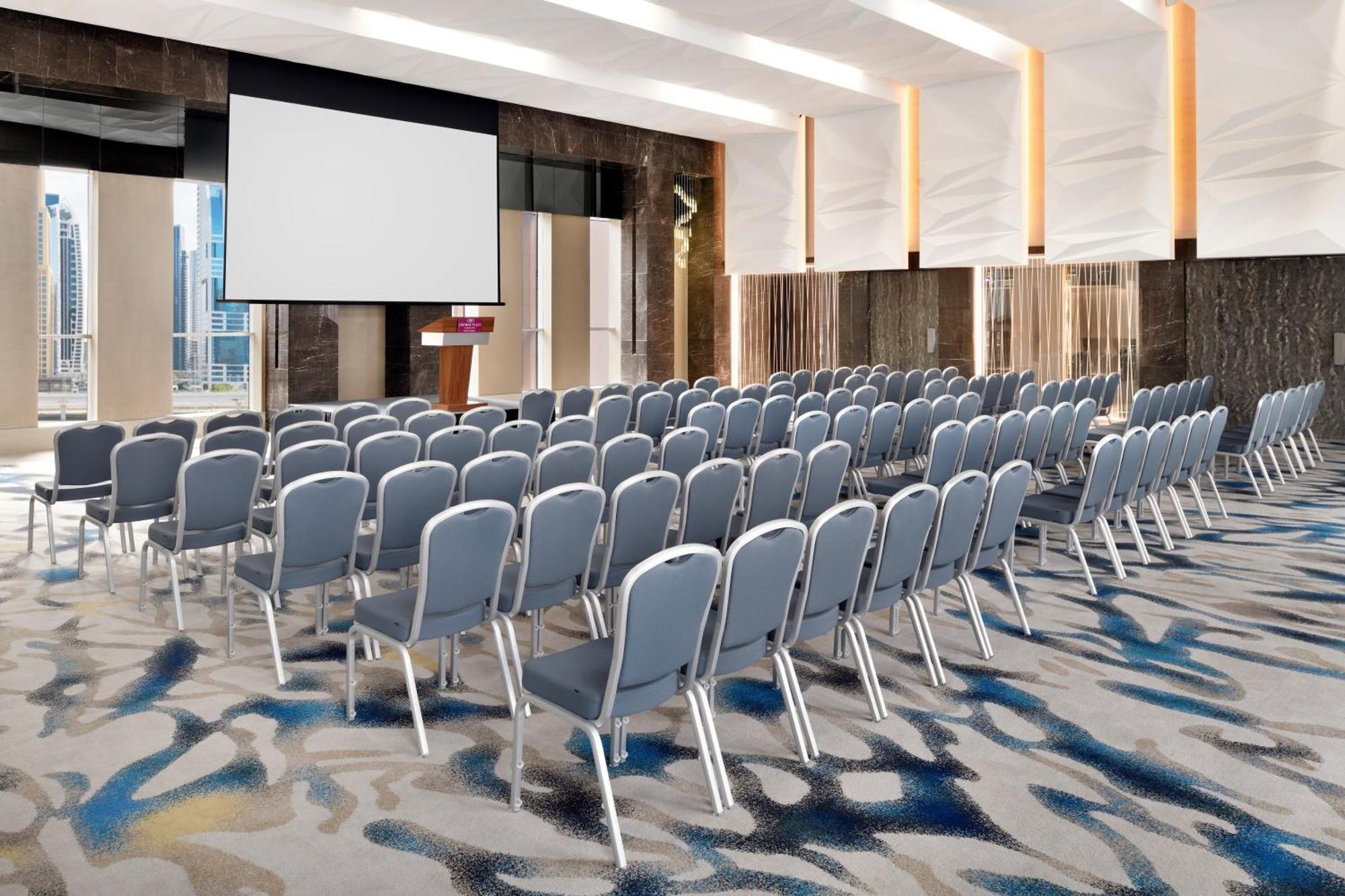 Отель Crowne Plaza Marina By Ihg 5*